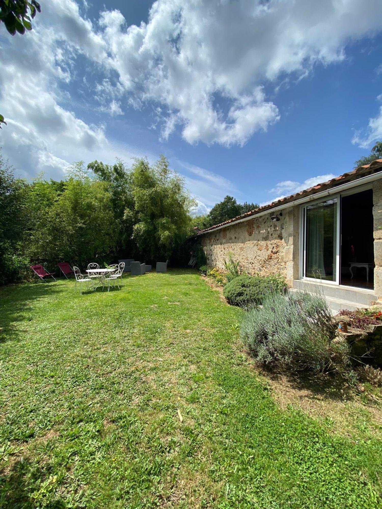 La Frapperie Bed & Breakfast La Pommeraie-sur-Sèvre Dış mekan fotoğraf